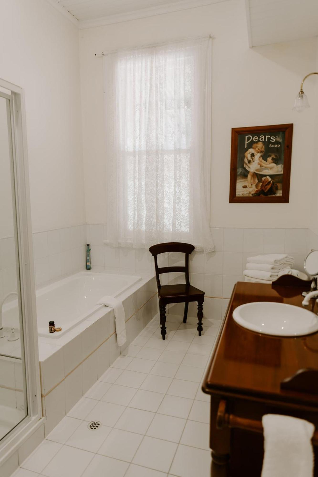 וורוויק Abbey Boutique Hotel Adults Only מראה חיצוני תמונה